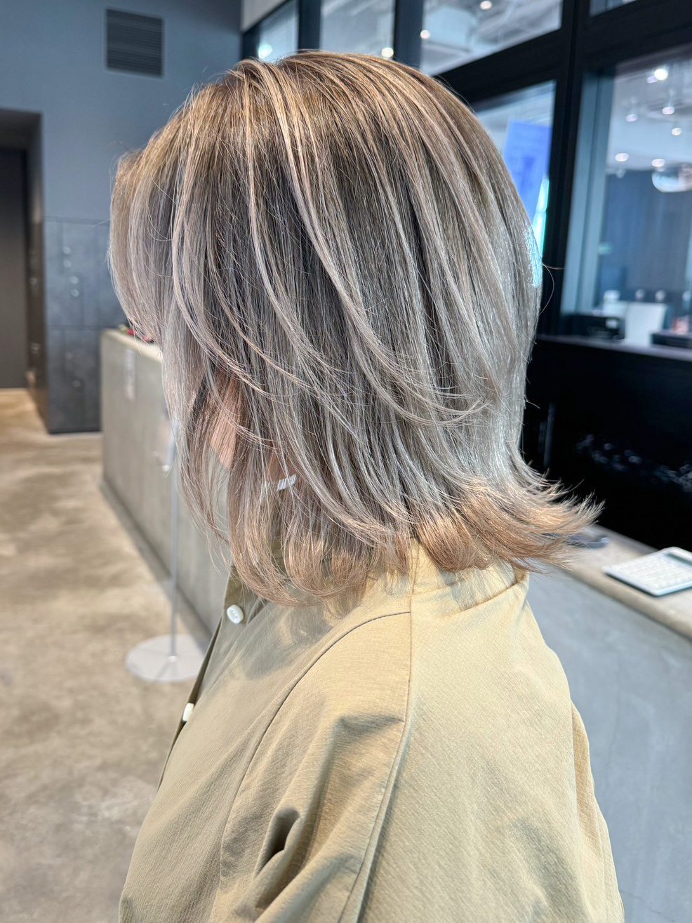 ミディアム顔周りレイヤー韓国ヘア美髪_ba551361