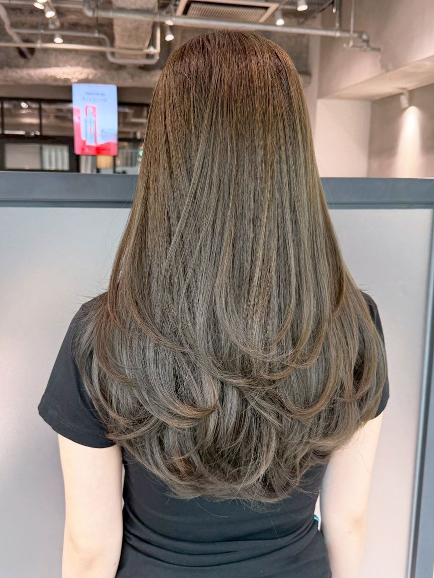 おくれ毛ブリーチハイトーン韓国ヘアロング_ba558041