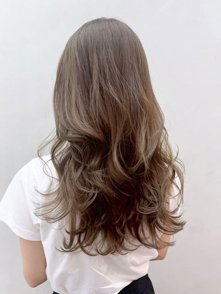 おくれ毛ミルクティー顔周りレイヤー韓国ヘアロング_ba558871