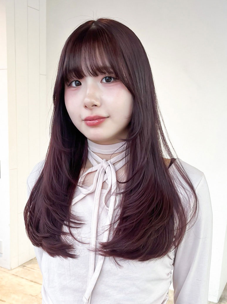 グレージュロング暗めカラー韓国ヘア顔周りレイヤー_ba561051
