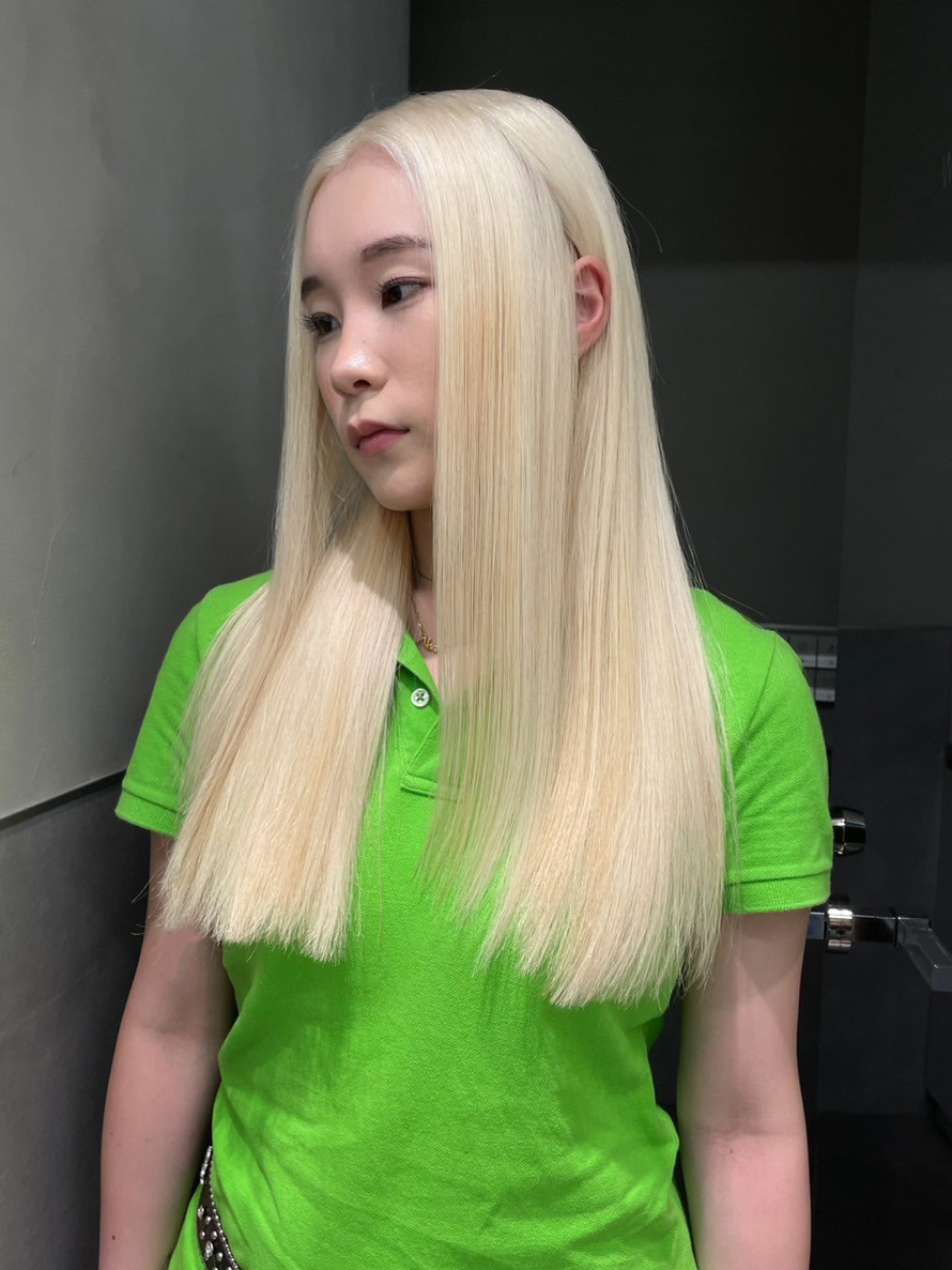 ハイトーンブリーチホワイトベージュブロンド_ba561671