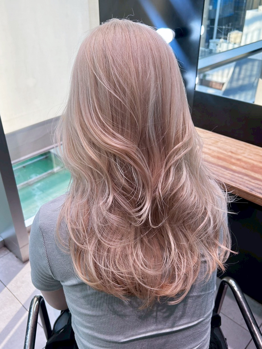 ロングミルクティー韓国ヘア顔周りレイヤー_ba564051