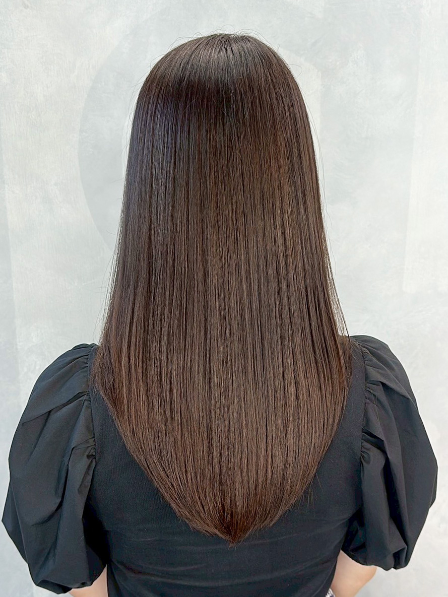 グレージュロング暗めカラー韓国ヘア顔周りレイヤー_ba564011