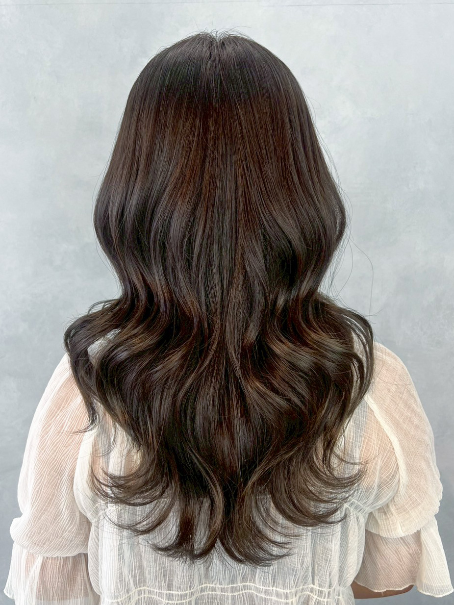 ロンググレージュ暗めカラー韓国ヘア顔周りレイヤー_ba564081