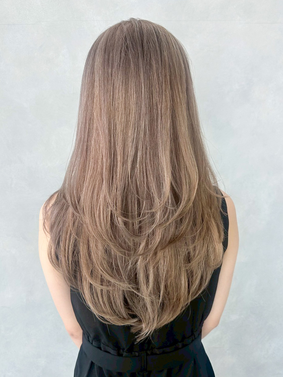 ロングミルクティー韓国ヘア顔周りレイヤー_ba564051