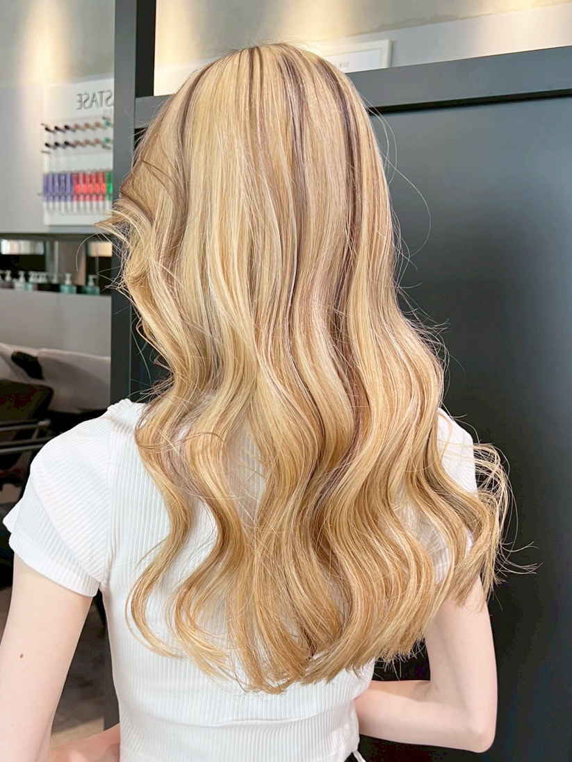 ロング暗めカラーフェイスフレーミングおくれ毛_ba565391