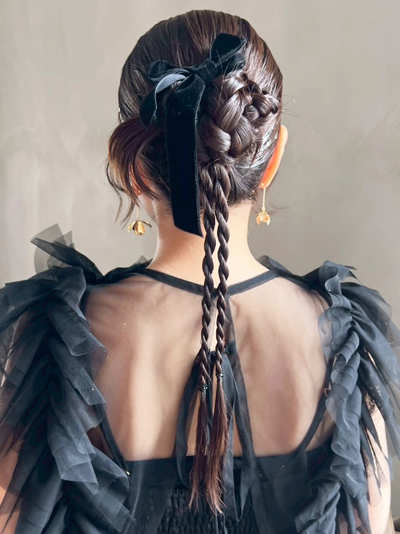 ロング暗めカラーフェイスフレーミングおくれ毛_ba565391