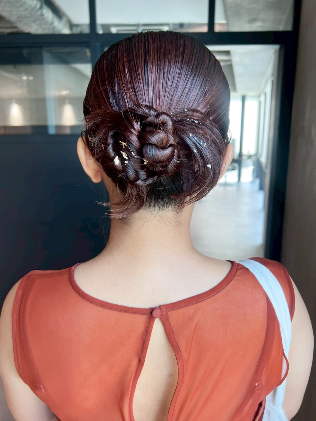 ロング暗めカラーフェイスフレーミングおくれ毛_ba565391