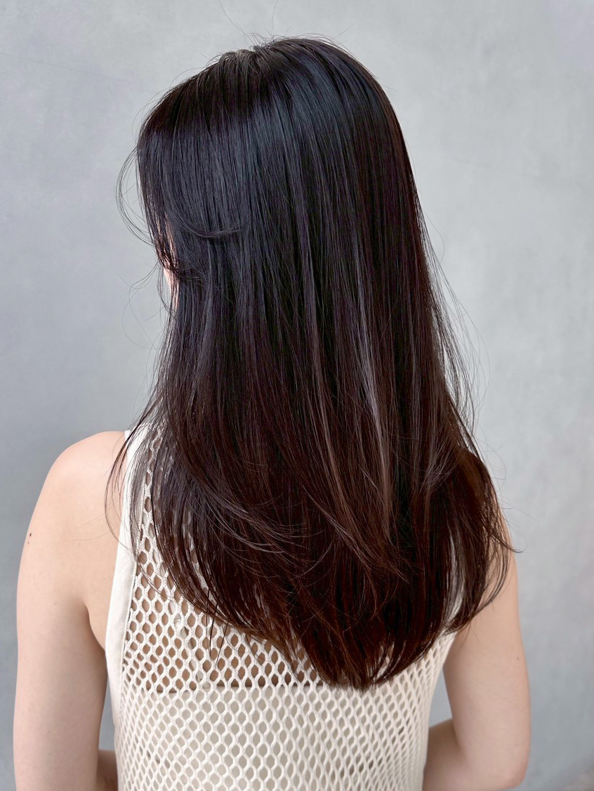 ロング前髪カット顔周りレイヤー暗めカラー_ba565611